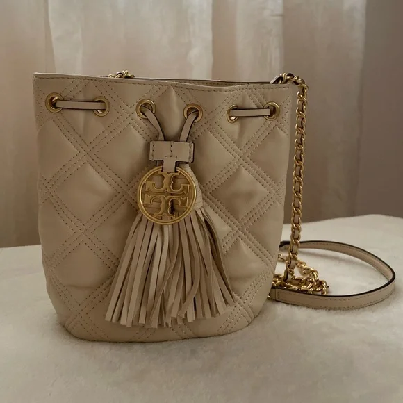 美品　トリーバーチ　Miller Straw Mini Bucket Bag 美品 トリーバーチ Miller Straw Mini Bucket Bag - メルカリ